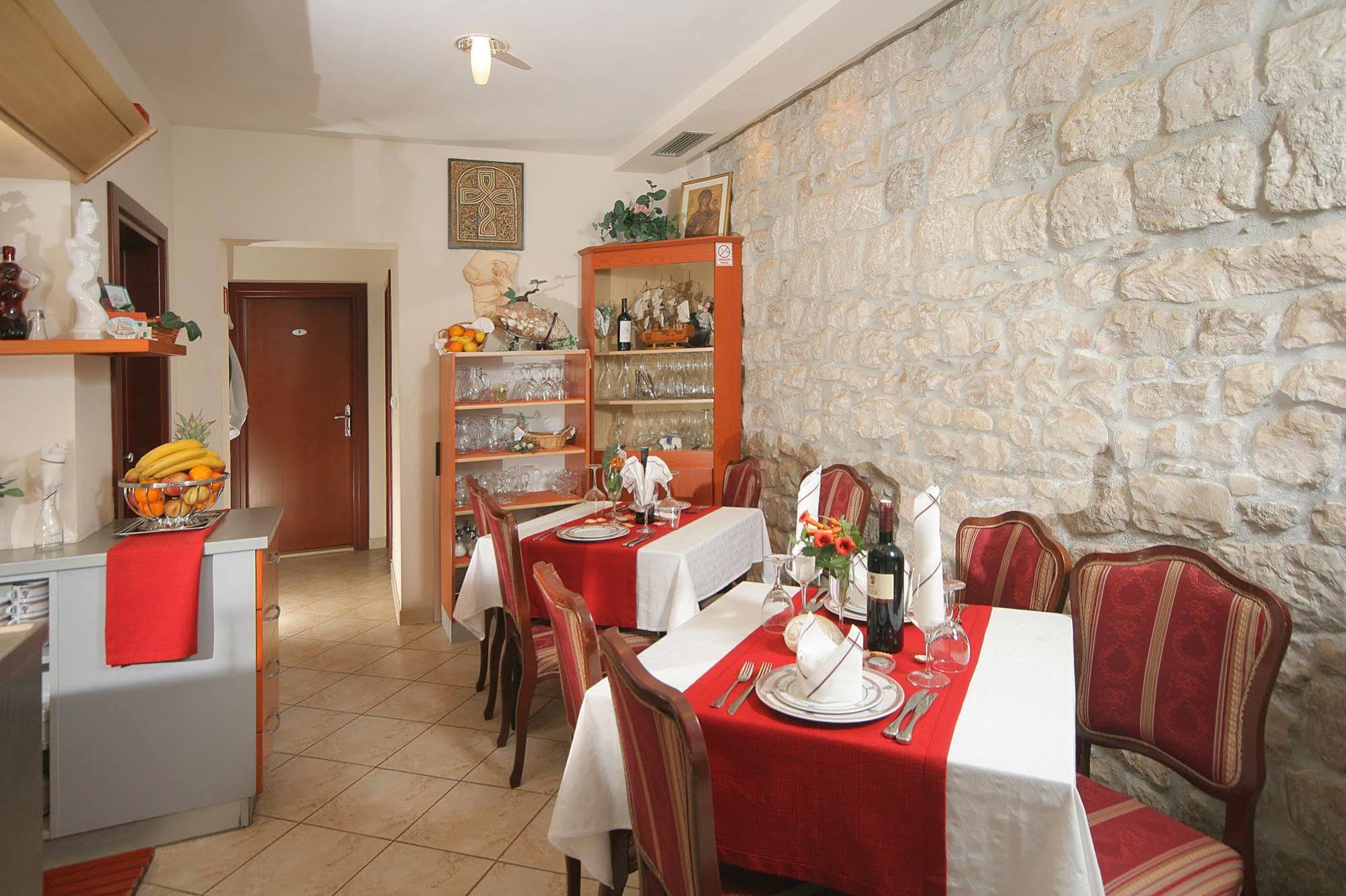 Hotel Trogir Exteriér fotografie